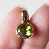 Ciondolo vintage in oro 9K con peridoto verde, anni ‘70/‘80