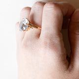 Anello vintage da cocktail in oro 18K con spinello azzurro, anni ‘60/‘70
