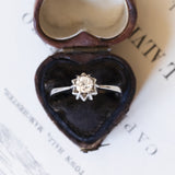 Solitaire en or blanc 18 carats avec diamant taille ancienne (0,45 ct environ), années 1940