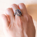 Anello vintage in stile antico in oro 18K e argento con zaffiro e rubini
