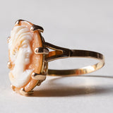 Anello vintage in oro 18K con cammeo su conchiglia, anni ‘60