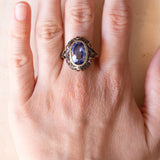 Anello vintage in stile antico in oro 18K e argento con zaffiro e rubini
