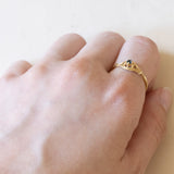 Vintage ring in 18K gold with blue glass paste, 50s / 60s