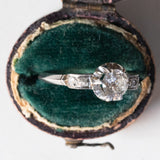 Anello antico in platino con diamanti (0.66ct ca.), anni ‘30