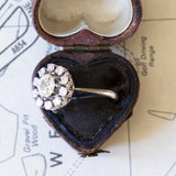 Anello a margherita vintage in oro bianco 18K con diamanti (1ctw ca.), anni ‘60