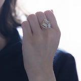Anello vintage in oro 18K con opali (2ctw ca.) e diamanti (0.06ctw ca.), anni ‘70