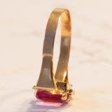 Anello vintage in oro 18K con pasta di vetro rosa, anni ‘60
