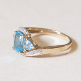 Anello vintage in oro 8K con topazi azzurri (2ctw ca.), anni ‘70/‘80