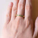 Anello vintage in oro 18K con smeraldi (0.12ctw ca.) e diamanti (0.10ctw ca.), anni ‘70