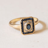 Anello vintage in oro 18K con zaffiri e diamanti, anni ‘40/‘50