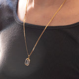 Collana vintage in oro 14K con spinello azzurro sintetico, anni ‘70/‘80