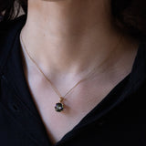 Ciondolo moderno in oro 9K con topazio mistico