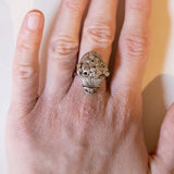 Anello vintage a forma di cestino di fiori in oro 18K, diamanti bianchi, diamanti fancy gialli e zaffiri, anni ‘60