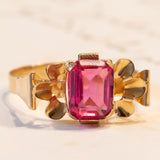 Anello vintage in oro 18K con pasta di vetro rosa, anni ‘60