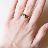 Anello vintage in oro 18K con paste di vetro verdi e rubini, anni ‘70