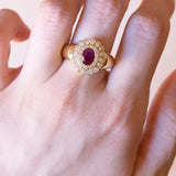 Anello vintage in oro 18K con rubino (1.20ct ca.) e diamanti (0.90ct ca.), anni ‘60