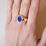 Anello antico da sigillo in oro 14K con lapislazzuli inciso, anni ‘30