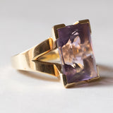 Anello vintage da cocktail in oro 14K con ametista (7ct ca.), anni ‘60/‘70