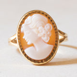 Anello vintage in oro giallo 18K con cammeo su conchiglia, anni ‘50/‘60