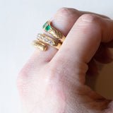 Anello a serpente vintage in oro giallo 18K con smeraldi e diamanti (0.60ctw ca.), anni ‘60