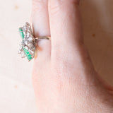 Anello vintage in oro bianco 18K con smeraldi (2.40ctw ca.) e diamanti (2ctw ca.), anni ‘60/‘70