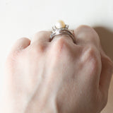 Anello vintage in oro bianco 14K con perla e diamanti (0.36ctw ca.), anni ‘60