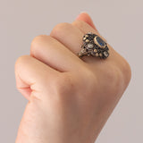 Anello antico in oro 18K e argento con zaffiro e diamanti, anni ‘20