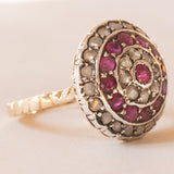Anello vintage in stile antico a toppa in oro giallo 14K e argento con diamanti (0.56ctw ca.) e rubini, anni '60