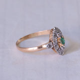 Anello antico in oro 18K e argento con pasta di vetro verde e diamanti, anni ‘30/‘40