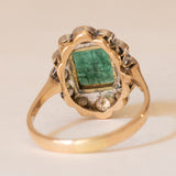 Bague marguerite en or 14 carats avec émeraude (environ 1,50 ct) et diamants (environ 0,80 ct), années 1940/1950