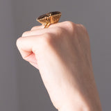 Anello vintage da cocktail in oro giallo 18K con quarzo fumé (20ct ca.), anni ‘50/‘60