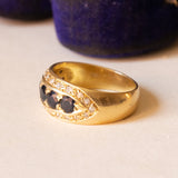 Anello vintage in oro 18K con zaffiri e diamanti, anni ‘50