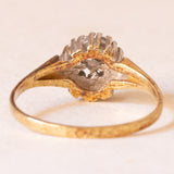 Anello vintage a margherita in oro giallo e in oro bianco 14K con zaffiro (0.05ct ca.) e diamanti (0.20ctw ca.), anni ‘40/‘50