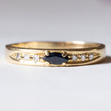 Anello a fascia in oro 18K con zaffiro e diamanti, anni ‘70