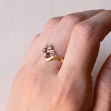 Anello vintage in oro 18K e argento con diamanti e pietra bianca, anni ‘50