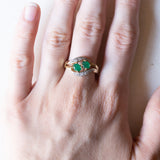 Anello contrarié vintage in oro 14K con smeraldi e diamanti, anni ‘60