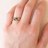 Anello vintage in oro 18K con zaffiri e diamanti, anni ‘60