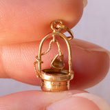 Ciondolo vintage a forma di pozzo in oro 18K