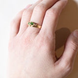 Anello vintage in oro 18K con paste di vetro verdi e rubini, anni ‘70
