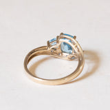 Anello vintage in oro 8K con topazi azzurri (2ctw ca.), anni ‘70/‘80