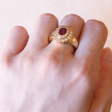 Anello vintage in oro 18K con rubino (1.20ct ca.) e diamanti (0.90ct ca.), anni ‘60