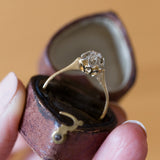 Solitaire en or 18 carats avec un diamant taille brillant d'environ 0,15 ct, années 1940