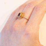 Anello vintage in oro 18K con pasta di vetro viola, anni ‘50
