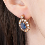 Orecchini vintage in oro 18K con zaffiri (3.80ctw ca.) e diamanti (2.60ctw ca.), anni ‘70