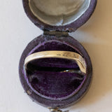 Vintage 14K gold "V" ring with diamonds (approx. 0.10ctw), 1970s