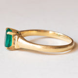 Anello vintage in oro 18K con smeraldo sintetico e diamanti, anni ‘70/‘80