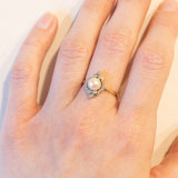 Anello antico in oro bianco 18K con perla e diamanti di taglio rosetta, anni ‘30
