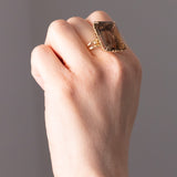 Anello vintage da cocktail in oro giallo 18K con quarzo fumé (20ct ca.), anni ‘50/‘60