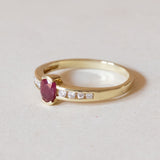 Vintage 14K gold ring with ruby (0.20ct approx.) And diamonds (0.15ctw approx.), 1970s