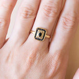 Anello vintage in oro 18K con zaffiri e diamanti, anni ‘40/‘50